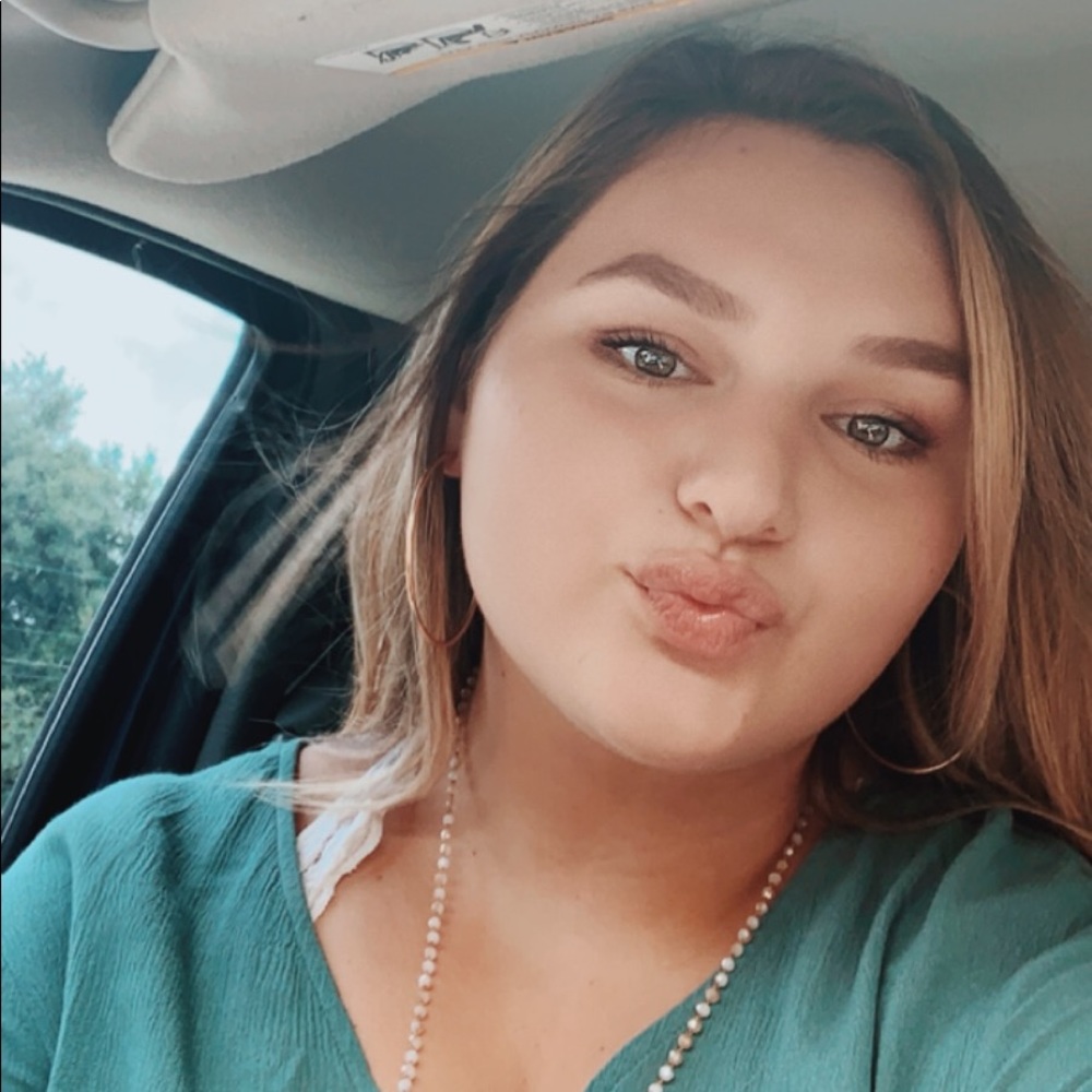 Meet your Posher, Brianna